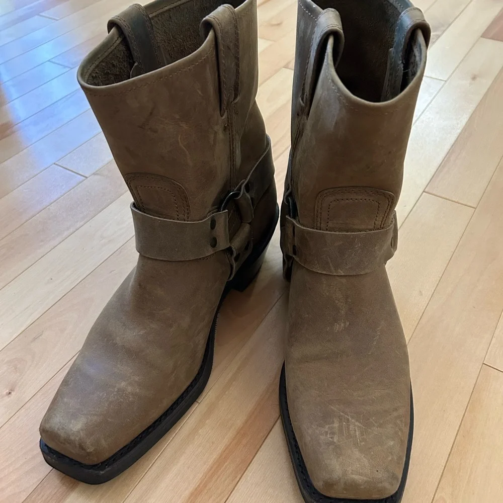 Stylish Brown Frye Motorcycle Boots - Picture 7 of 7